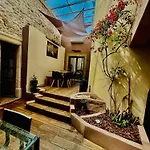 La Maison Du Bougainvillier 10 Personnes Villa Dions